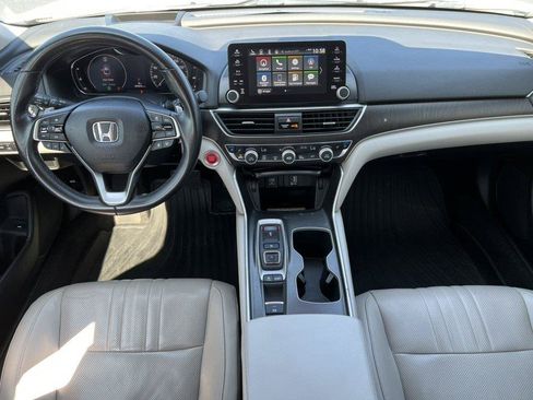 Used 2018 Honda Accord Touring image 13