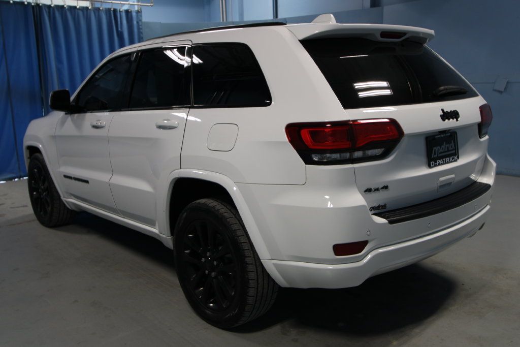 Used 2020 Jeep Grand Cherokee Altitude AWD/4WD image 32
