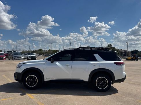 Used 2025 Nissan Pathfinder Rock Creek AWD/4WD image 15