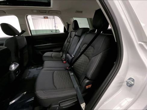 Used 2024 Nissan Pathfinder SV AWD/4WD image 26