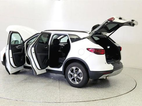 Used 2024 Chevrolet Blazer LT w/ Convenience Package FWD image 11