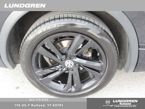 Used 2023 Volkswagen Tiguan SE R-Line AWD/4WD image 14