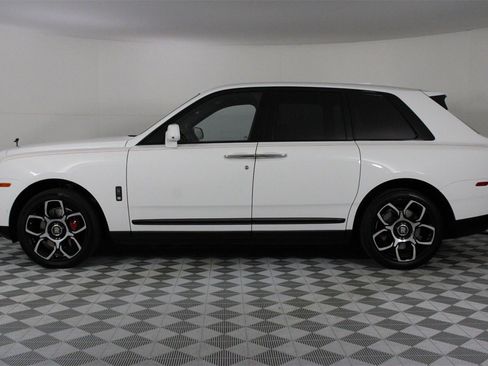 Certified 2024 Rolls-Royce Cullinan Black Badge image 3