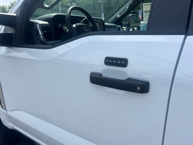 New 2026 Ford F350 XLT w/ FX4 Off-Road Package AWD/4WD image 23