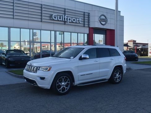Used 2020 Jeep Grand Cherokee Overland AWD/4WD image 2