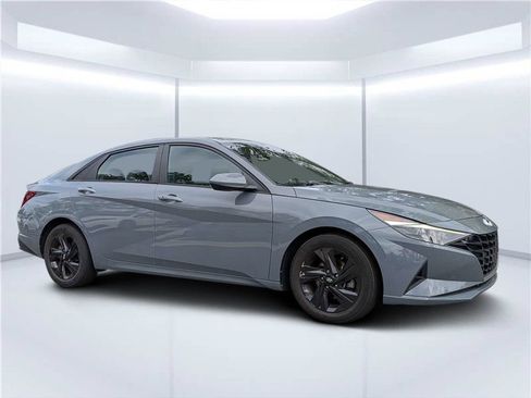 Used 2021 Hyundai Elantra SEL FWD image 1