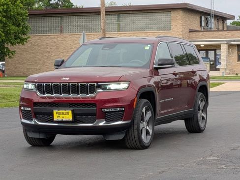 Used 2024 Jeep Grand Cherokee L Limited AWD/4WD image 3