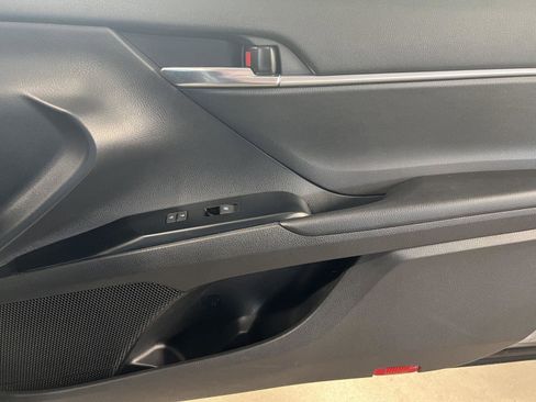 Used 2020 Toyota Camry SE w/ Carpet Mat Package AWD/4WD image 15