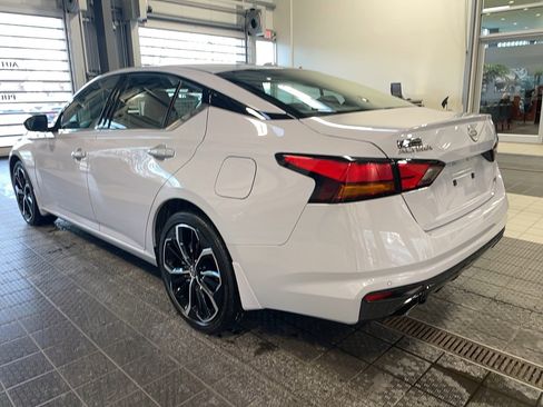 Used 2024 Nissan Altima 2.5 SR w/ SR Premium Package image 21