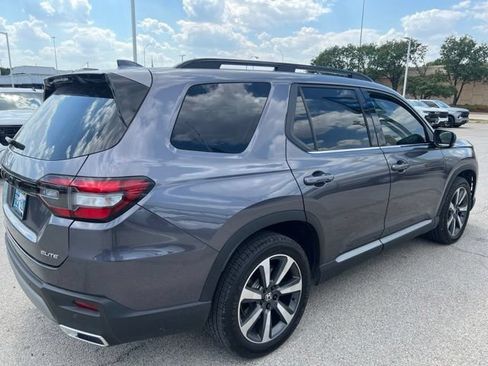 Used 2024 Honda Pilot Elite image 4