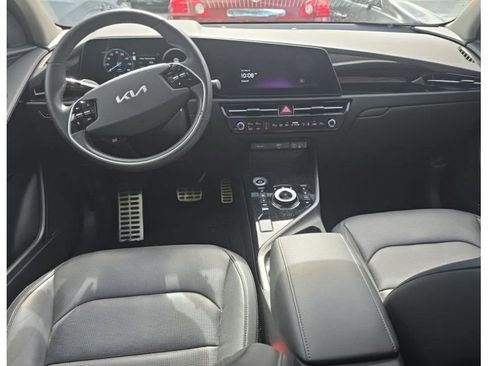 Used 2023 Kia Niro Wave w/ Wave Preserve Package FWD image 5