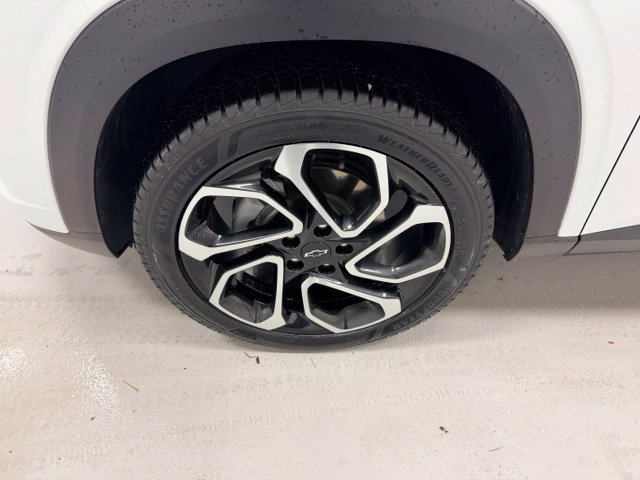 Certified 2024 Chevrolet Trax RS w/ Sunroof Package FWD image 17