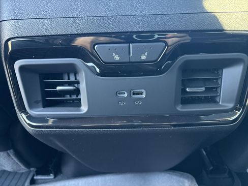 New 2026 GMC Sierra 2500 AT4 w/ AT4 Premium Plus Package AWD/4WD image 17