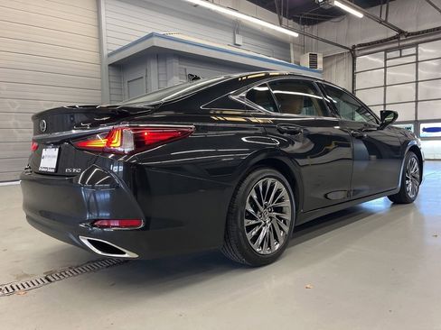 Used 2024 Lexus ES 350 Ultra Luxury w/ Accessory Package (Z2) image 7