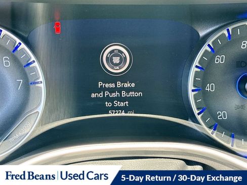 Used 2023 Chrysler Pacifica Touring-L FWD image 17