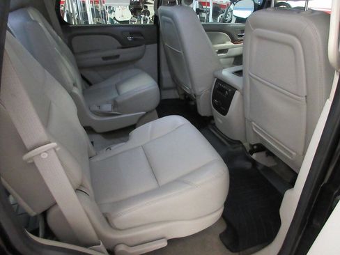 Used 2013 Chevrolet Tahoe LTZ AWD/4WD image 16