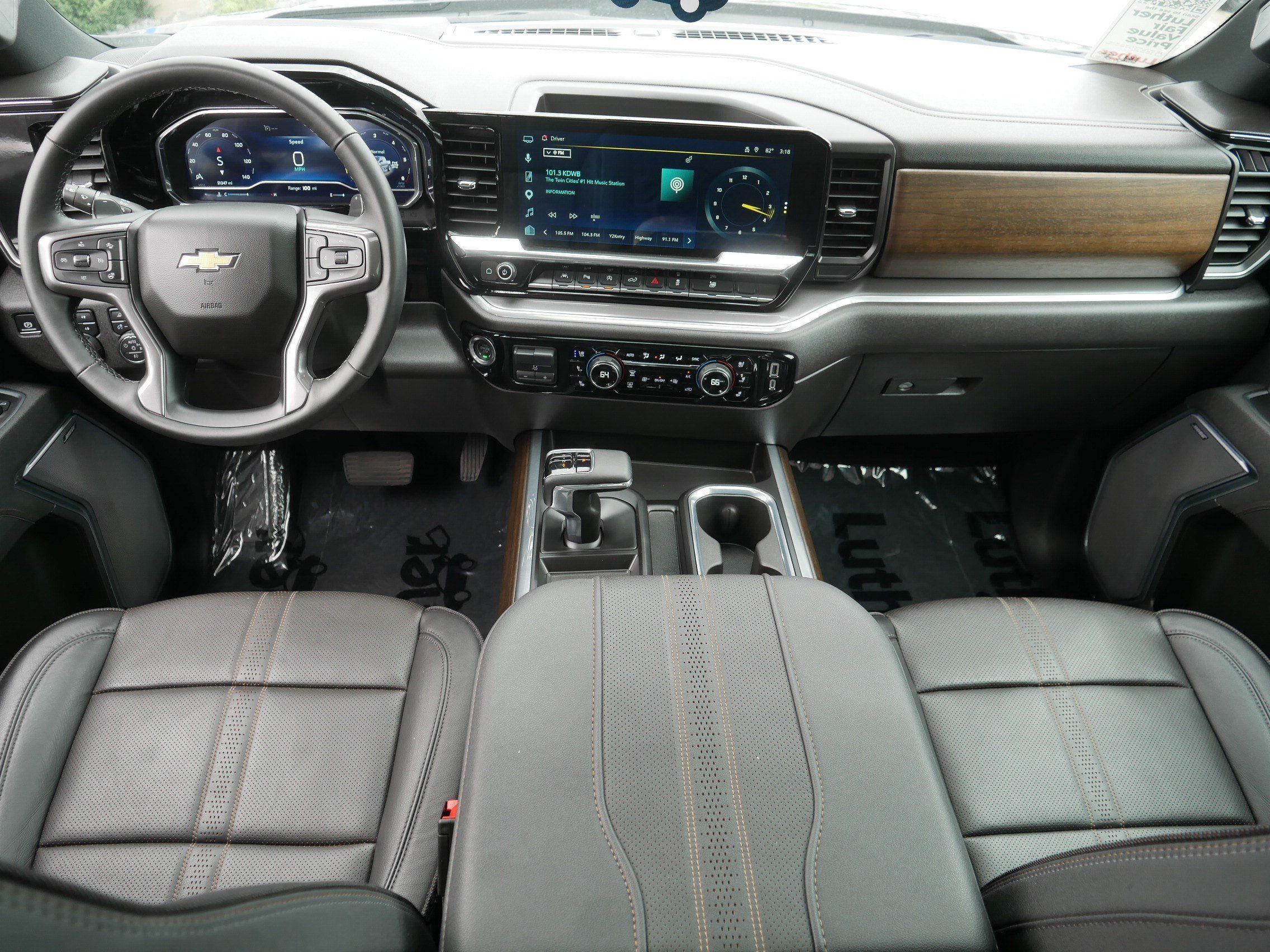 Certified 2025 Chevrolet Silverado 1500 High Country w/ High Country Premium Package AWD/4WD image 10