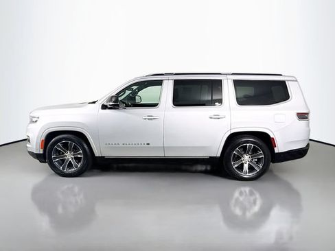Used 2023 Jeep Grand Wagoneer 4WD w/ Flexible Seating Group image 4