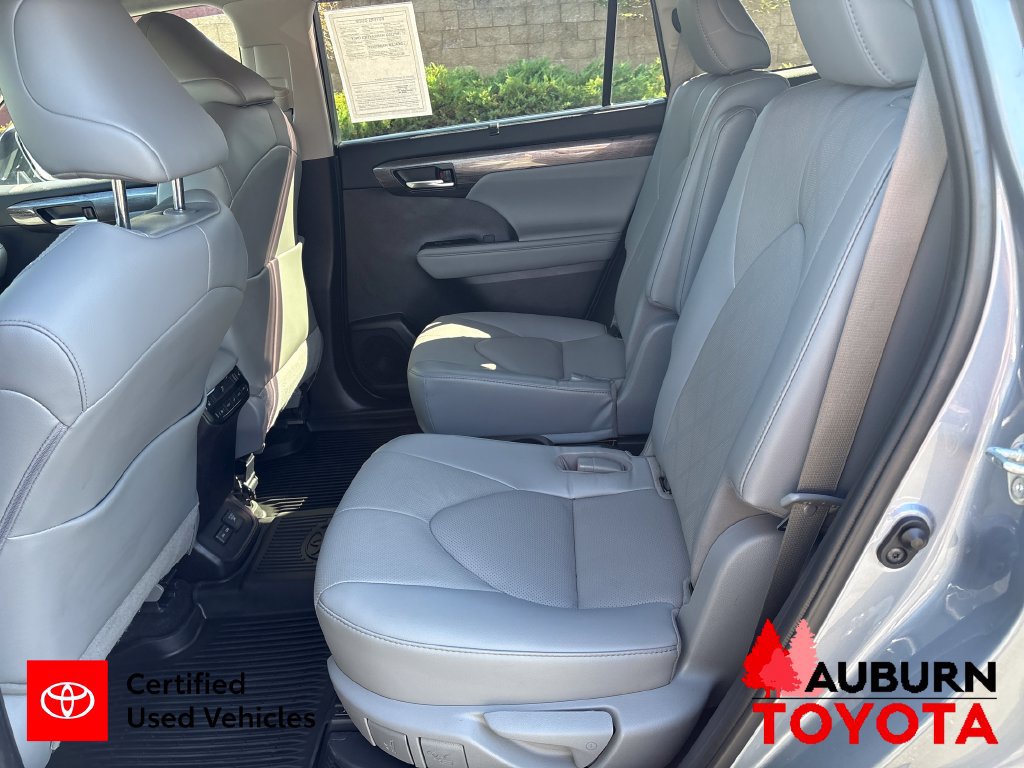 Certified 2022 Toyota Highlander Platinum AWD/4WD image 19