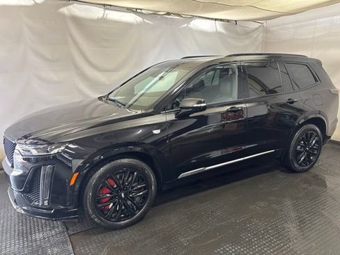 Certified 2024 Cadillac XT6 Sport w/ Technology Package AWD/4WD image 3