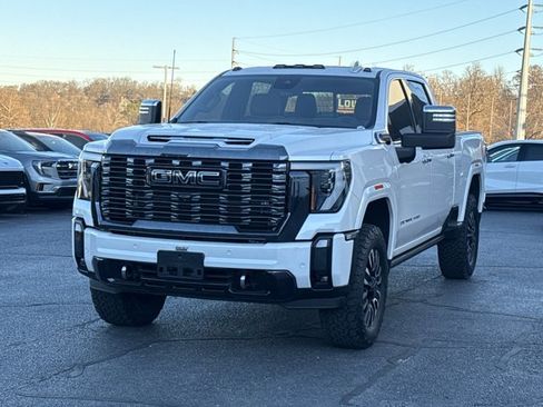 Used 2024 GMC Sierra 3500 Denali Ultimate image 13