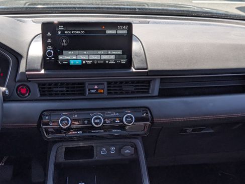 Used 2024 Honda Pilot TrailSport image 19