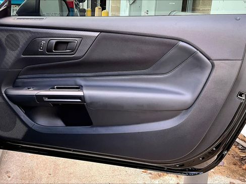 Used 2025 Ford Mustang Dark Horse image 22