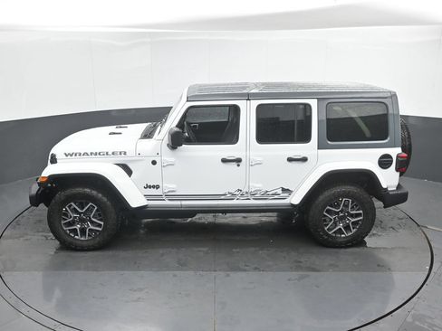 New 2026 Jeep Wrangler Unlimited Sahara w/ Rockslide Package AWD/4WD image 38