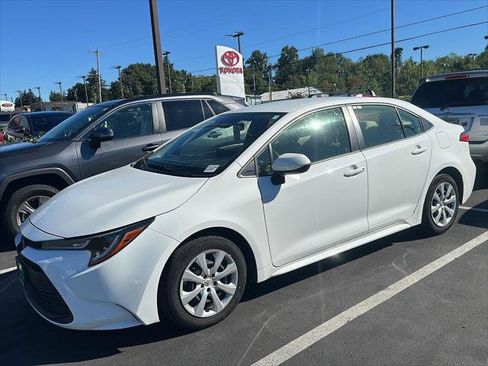 Certified 2023 Toyota Corolla LE w/ Carpet Mat Package (TMS) FWD image 17