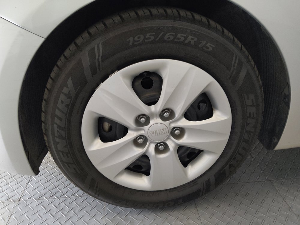 Used 2017 Kia Forte LX FWD image 31