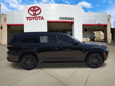 Used 2026 Jeep Grand Cherokee L Limited AWD/4WD image 4