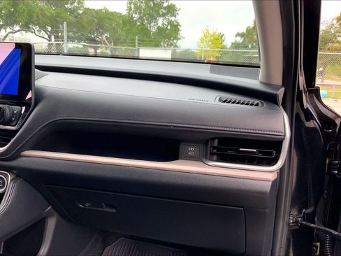 Used 2024 Toyota Grand Highlander AWD image 18