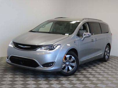 Used 2018 Chrysler Pacifica Limited w/ Advanced Safetytec Group
