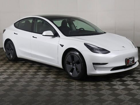 Used 2022 Tesla Model 3 Standard Range image 58