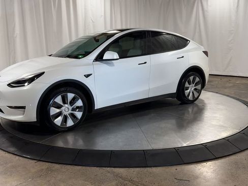 Used 2023 Tesla Model Y Long Range image 5