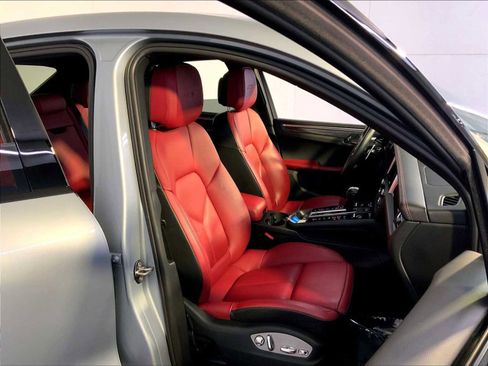 Certified 2022 Porsche Macan GTS AWD/4WD image 18