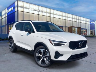 New 2026 Volvo XC40 B5 Plus w/ Protection Package Premier