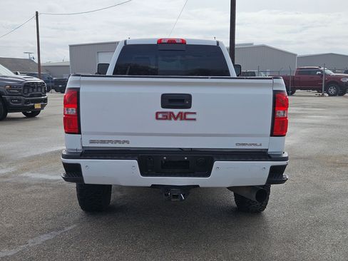 Used 2019 GMC Sierra 3500 Denali w/ Duramax Plus Package image 4