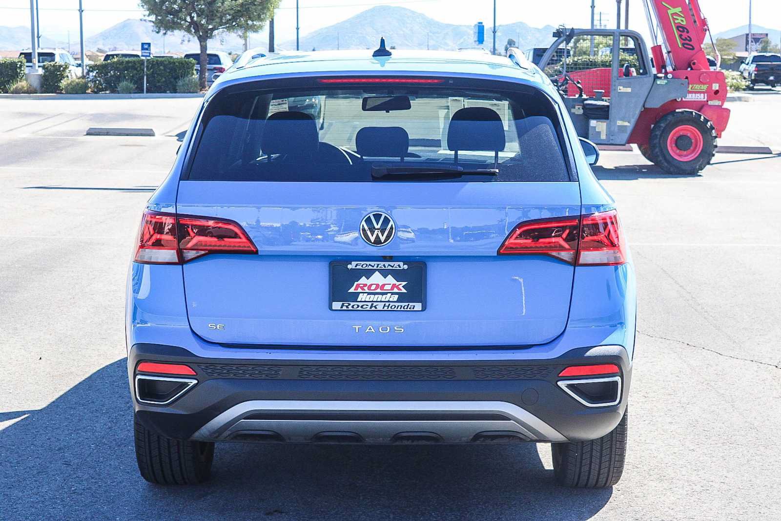 Used 2022 Volkswagen Taos SE FWD image 5