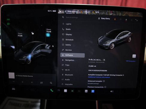 Used 2018 Tesla Model 3 Long Range image 17