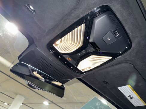 Certified 2024 BMW X7 M60i w/ Executive Package image 33