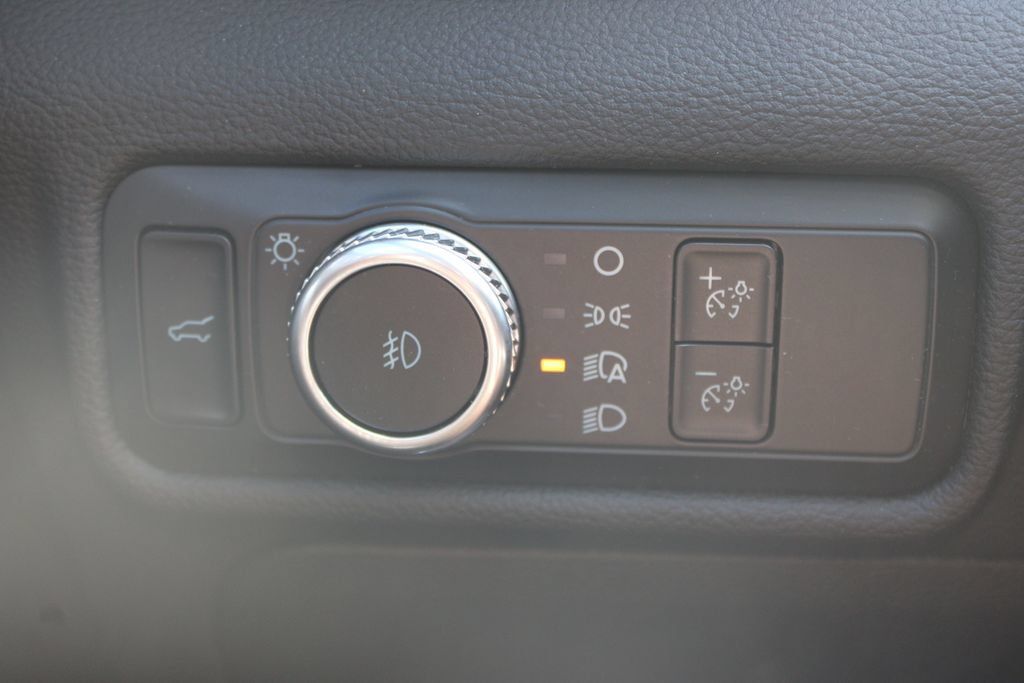 Used 2022 Ford Explorer Limited w/ Equipment Group 301A RWD image 45