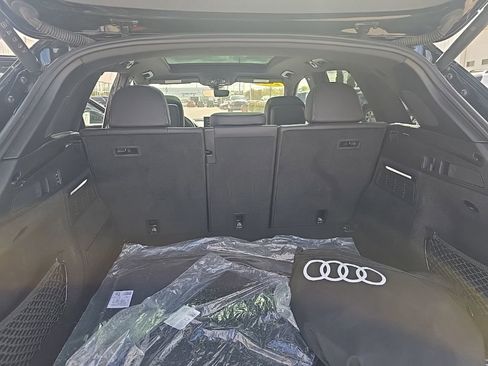 Used 2024 Audi Q5 e Prestige w/ Prestige Package AWD/4WD image 7