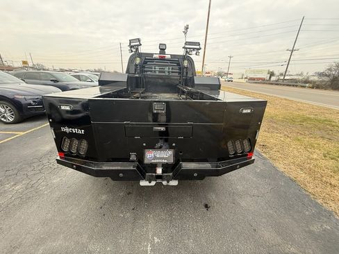 Used 2025 Ford F350 Platinum w/ FX4 Off-Road Package image 4