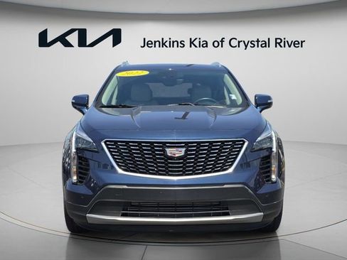 Used 2022 Cadillac XT4 Premium Luxury w/ Enhanced Visibility Package FWD image 17