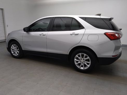 Used 2020 Chevrolet Equinox LS w/ LS Convenience Package FWD image 3