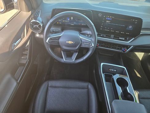 Used 2025 Chevrolet Equinox LT w/ Convenience Package II FWD image 10