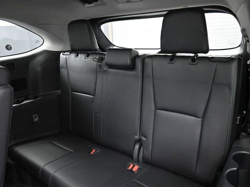 Used 2024 Toyota Highlander Platinum AWD/4WD image 34