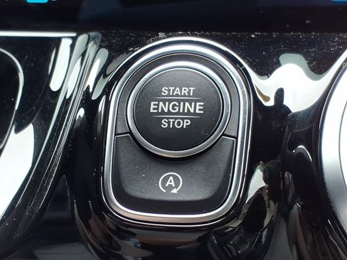 Certified 2025 Mercedes-Benz GLA 250 4MATIC image 23