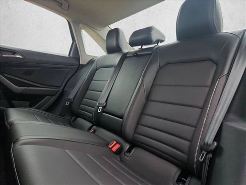 Used 2024 Volkswagen Jetta SE FWD image 17